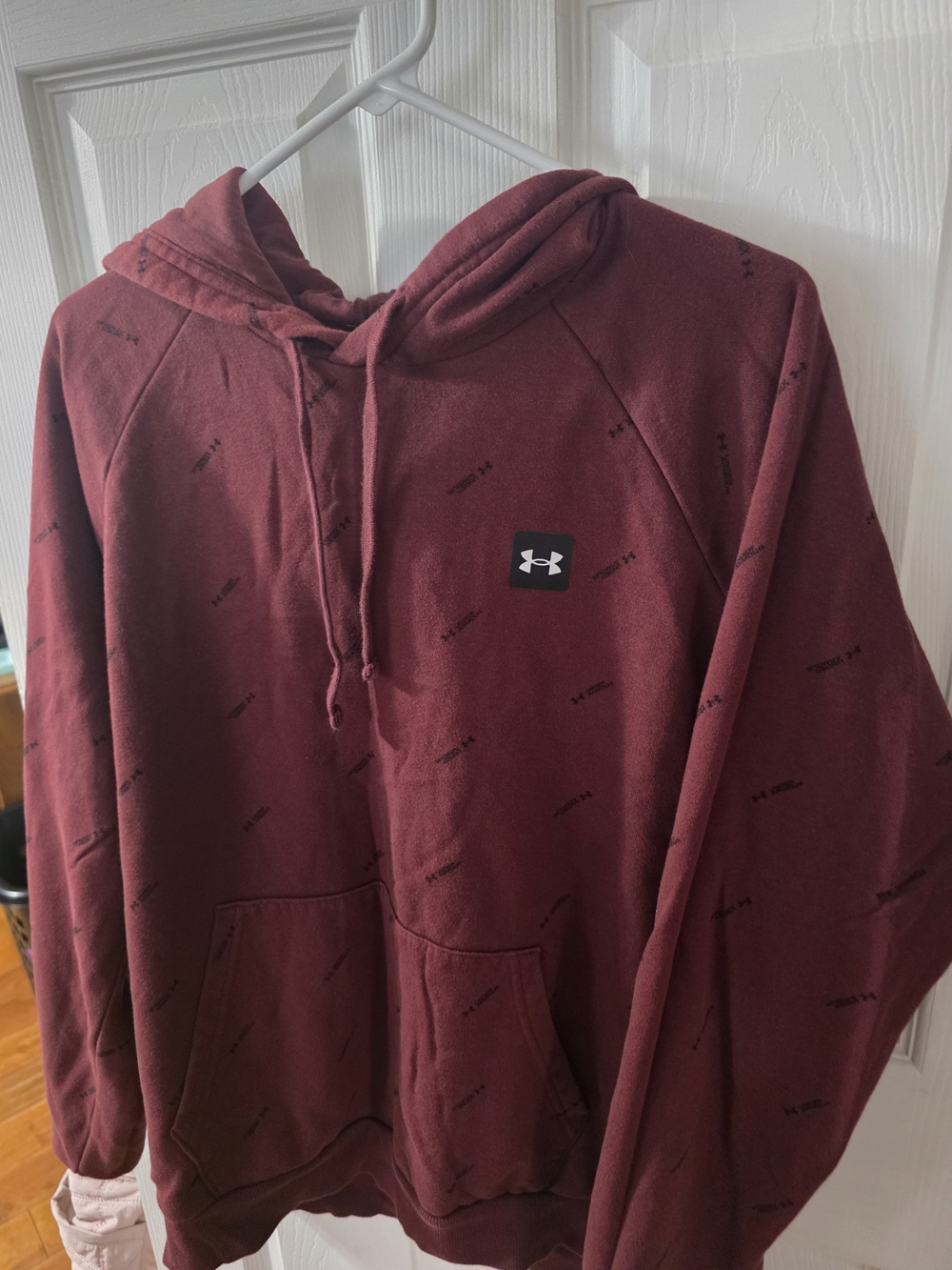 Under Armour Men’s Burgundy Logo-Print Pullover Hoodie